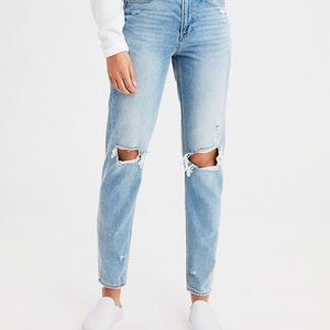 AE Ripped Mom Jean
